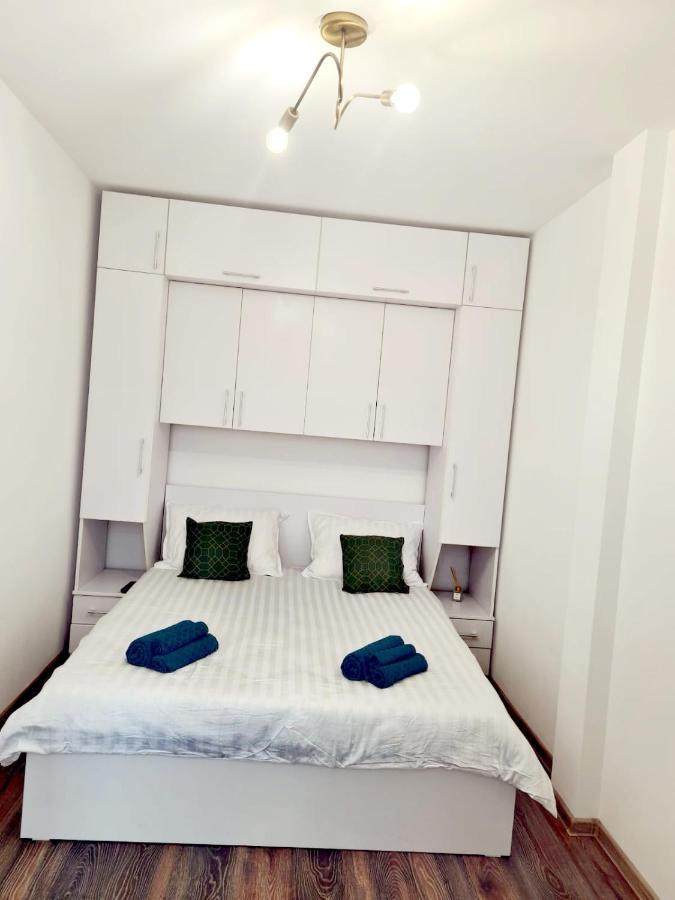 Christopher Apartment Oradea Exterior photo