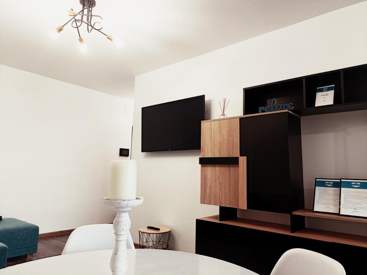Christopher Apartment Oradea Exterior photo
