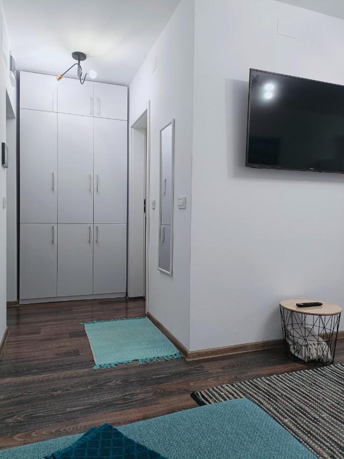 Christopher Apartment Oradea Exterior photo